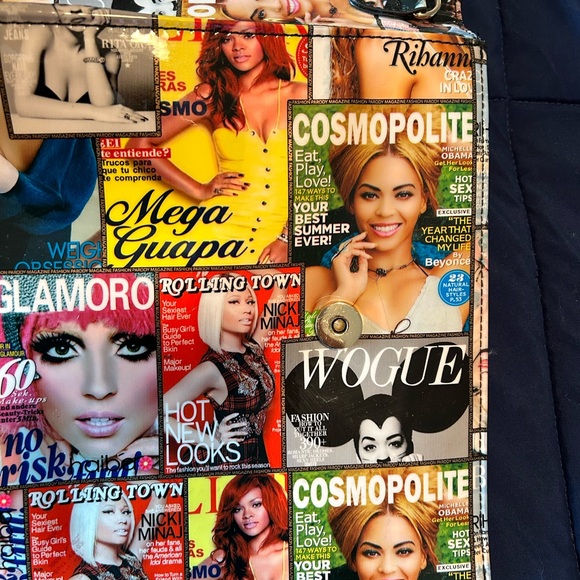 MAGAZINE Celebrity Print Bag/ Envelope/ Clutch • Medium • Multiple Colors • - Picture 3 of 8